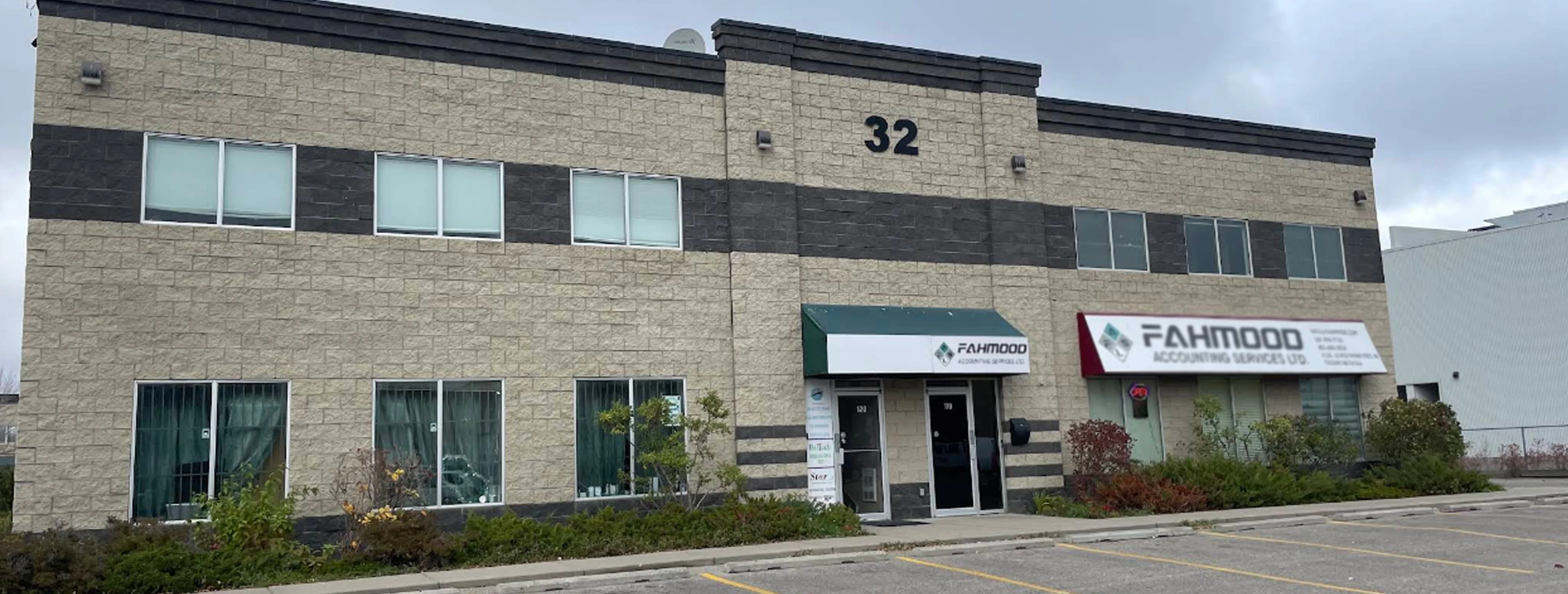 Exterior view of Faizan-E-Madina Islamic Centre Calgary building